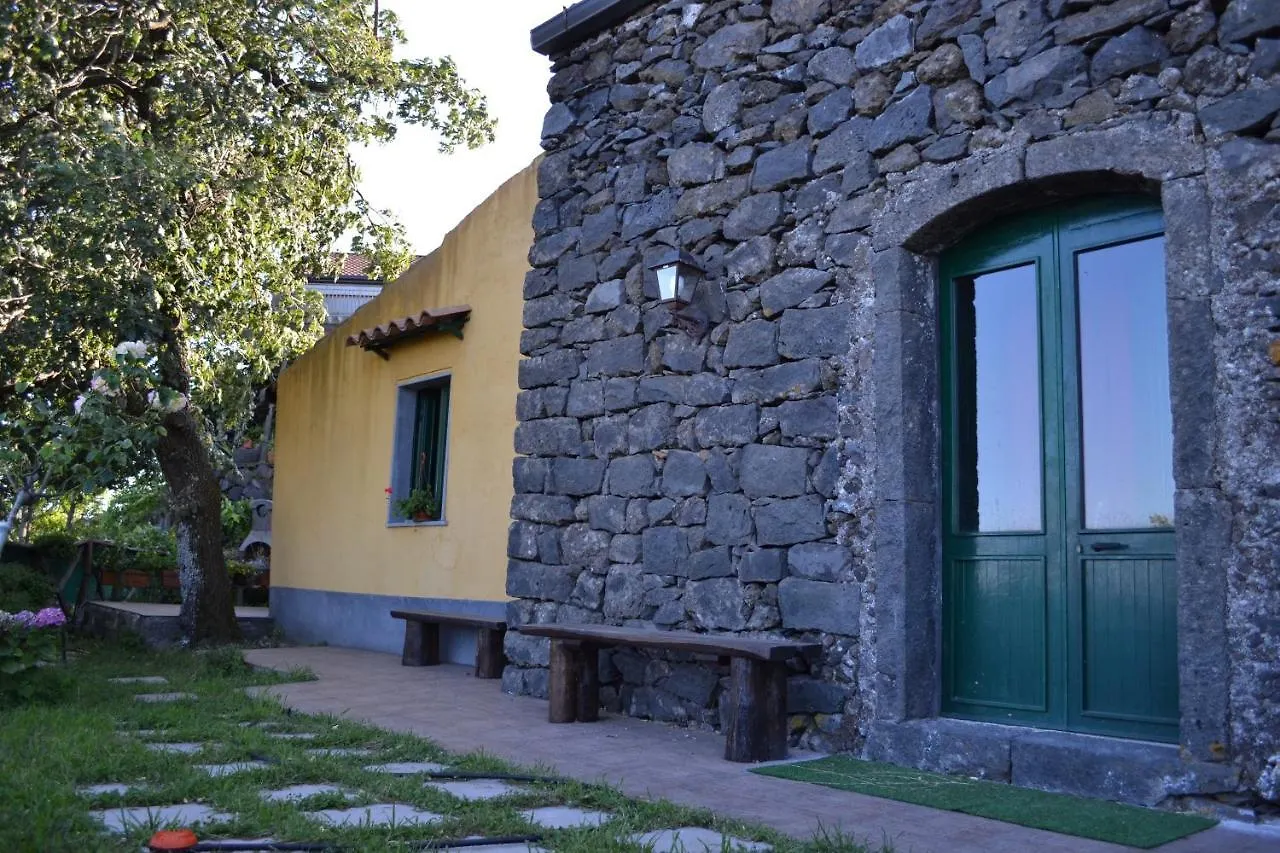 Casa Vacanza La Papuzza Mare E Etna Villa Mascali 0*,  Italy