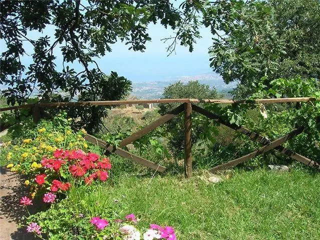 Casa Vacanza La Papuzza Mare E Etna Villa Mascali 0*,  Italy