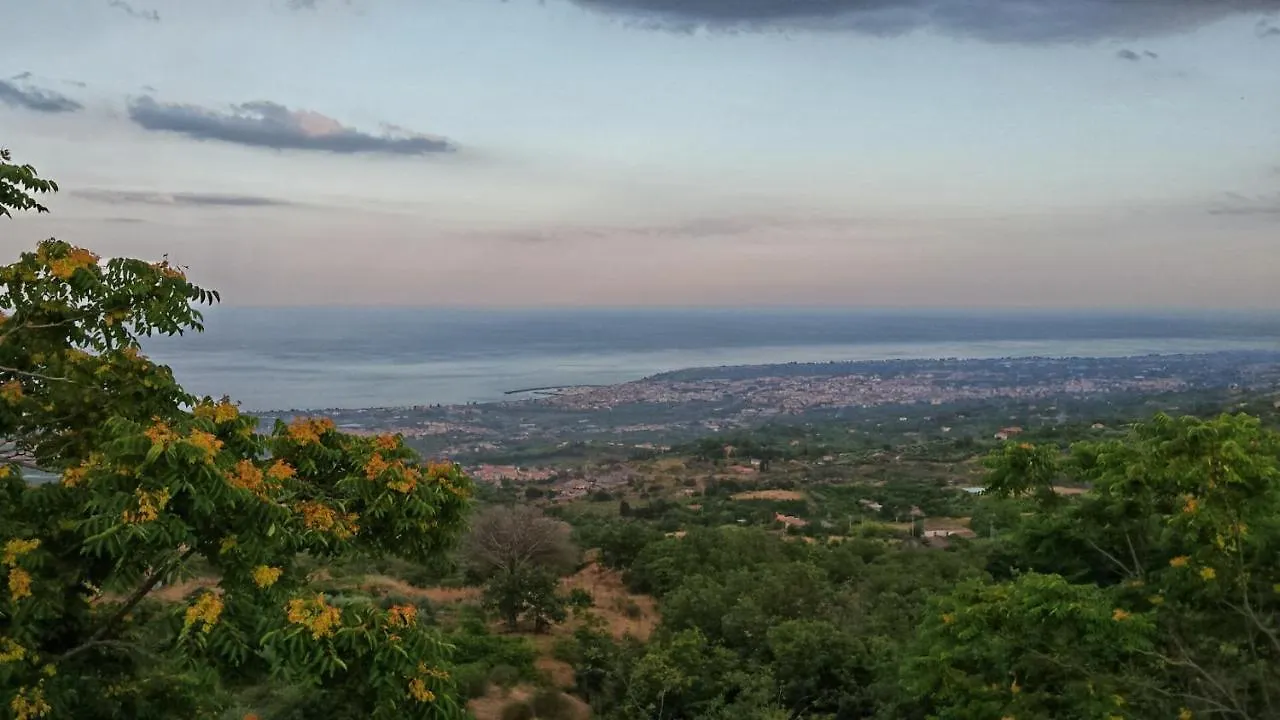 Holiday home Casa Vacanza La Papuzza Mare E Etna Villa Mascali Italy